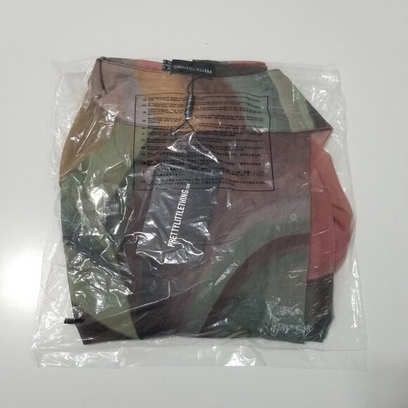 NWT PRETTYLITTLETHING PLUS CHIFFON FITTED SHIRT Size XL (US16) - Picture 5 of 8